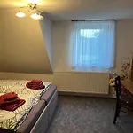 Appartamento Schoene Mit Gemeinsamer Nutzung Von Bad, Toilette Und Kueche